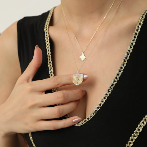 14 Ayar Altın Celestial Shield Charm Kolye