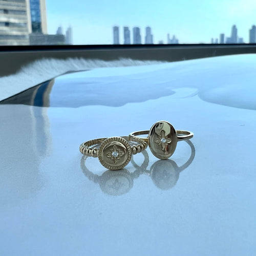 14 ayar altın sparkling star symbol yüzük doğal ışık