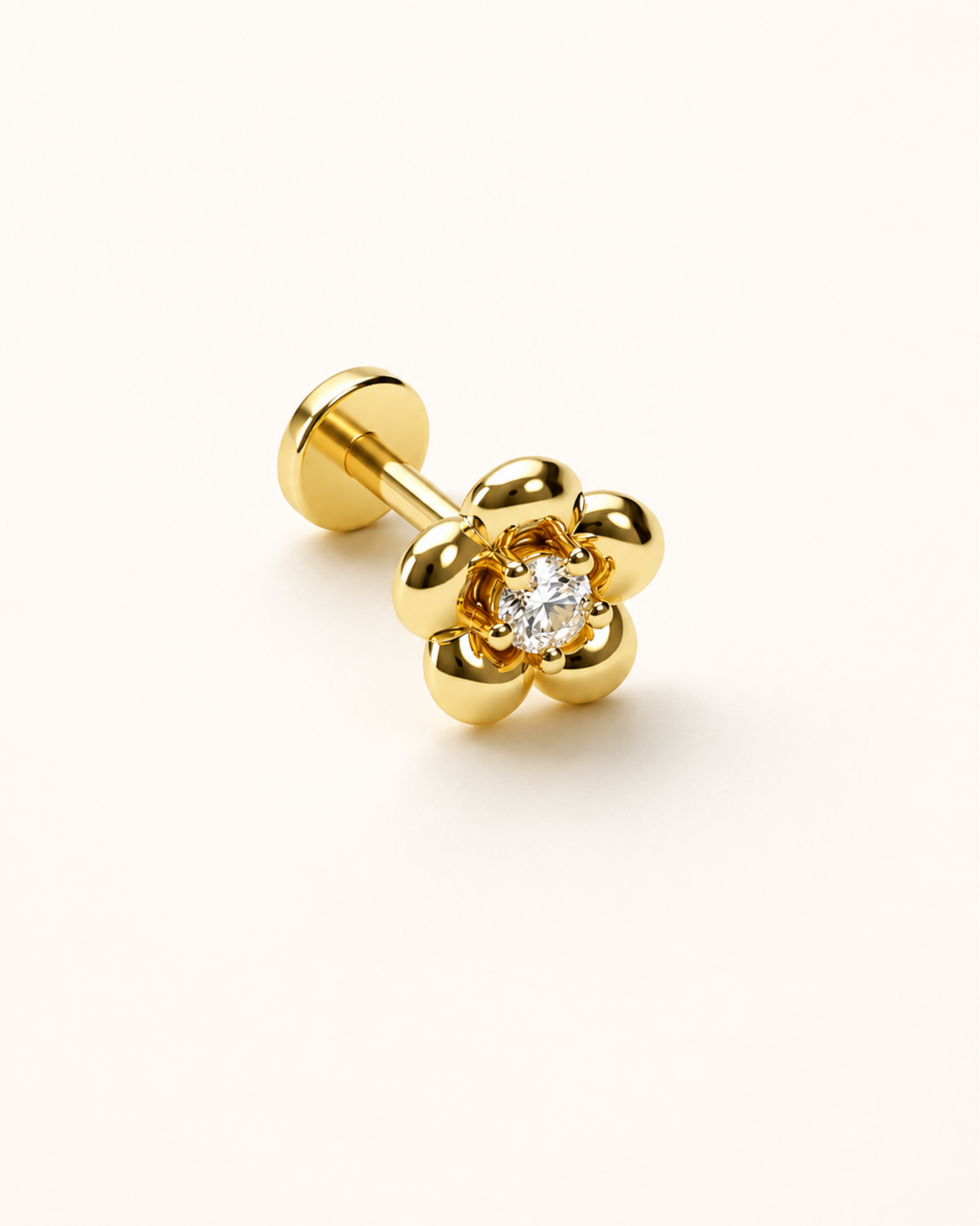 14 ayar sarı altın çiçek forward helix piercing, soft kırık beyaz zeminde premium ürün görseli