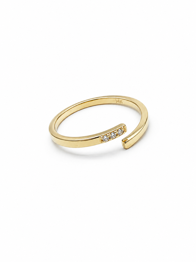 14 ayar altın minimal açık form taşlı yüzük yan açı görünümü, modern 14K kadın yüzük modeli