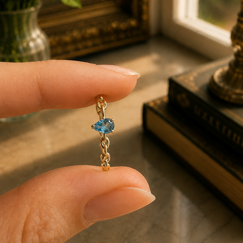 14 Ayar Altın Doğal Mavi Topaz Minimal Zincir Yüzük Yakın Plan Çekim