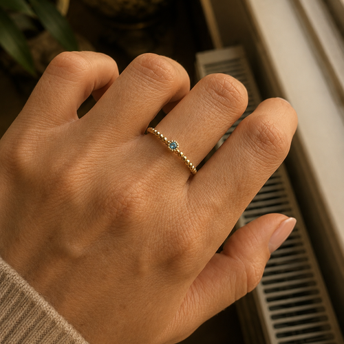 14 Ayar Altın Doğal Swiss Blue Topaz Minimal Yüzük Detay