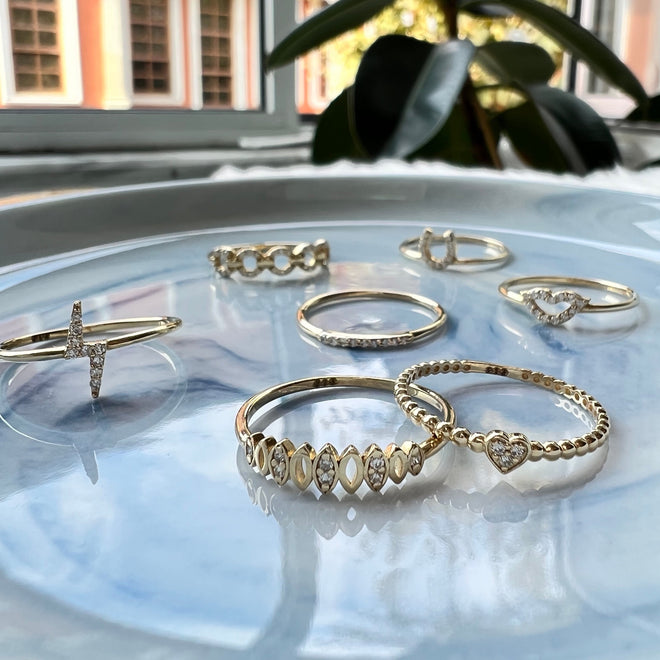 pırlantalı kalp şeklinde kadın yüzük kombin