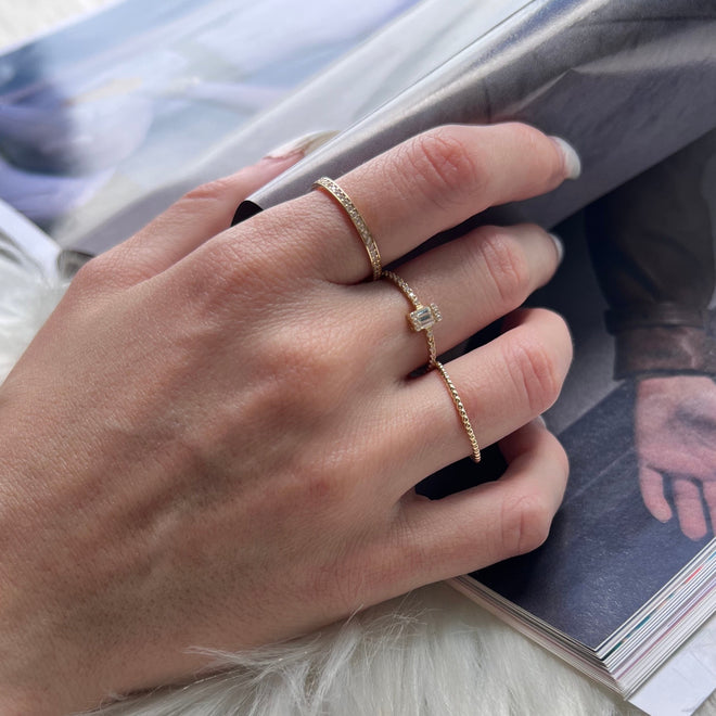 tam tur yüzük detay çekim