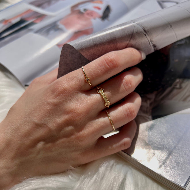 14 ayar altın twisted link yüzük kombin