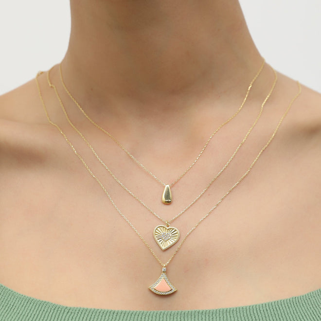 14 ayar altın kalpli charm zincir kolye kombin