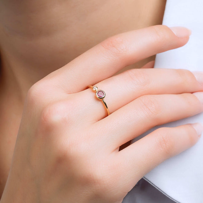 14 ayar altın yuvarlak pembe turmalin ve pırlanta yüzük