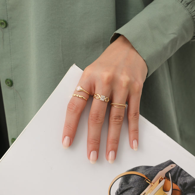 14 ayar altın crossover yüzük kombin detay çekim