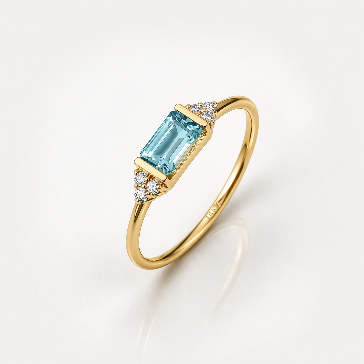 0.7 Karat Pırlanta Süslemeli Doğal Mavi Topaz Yüzük